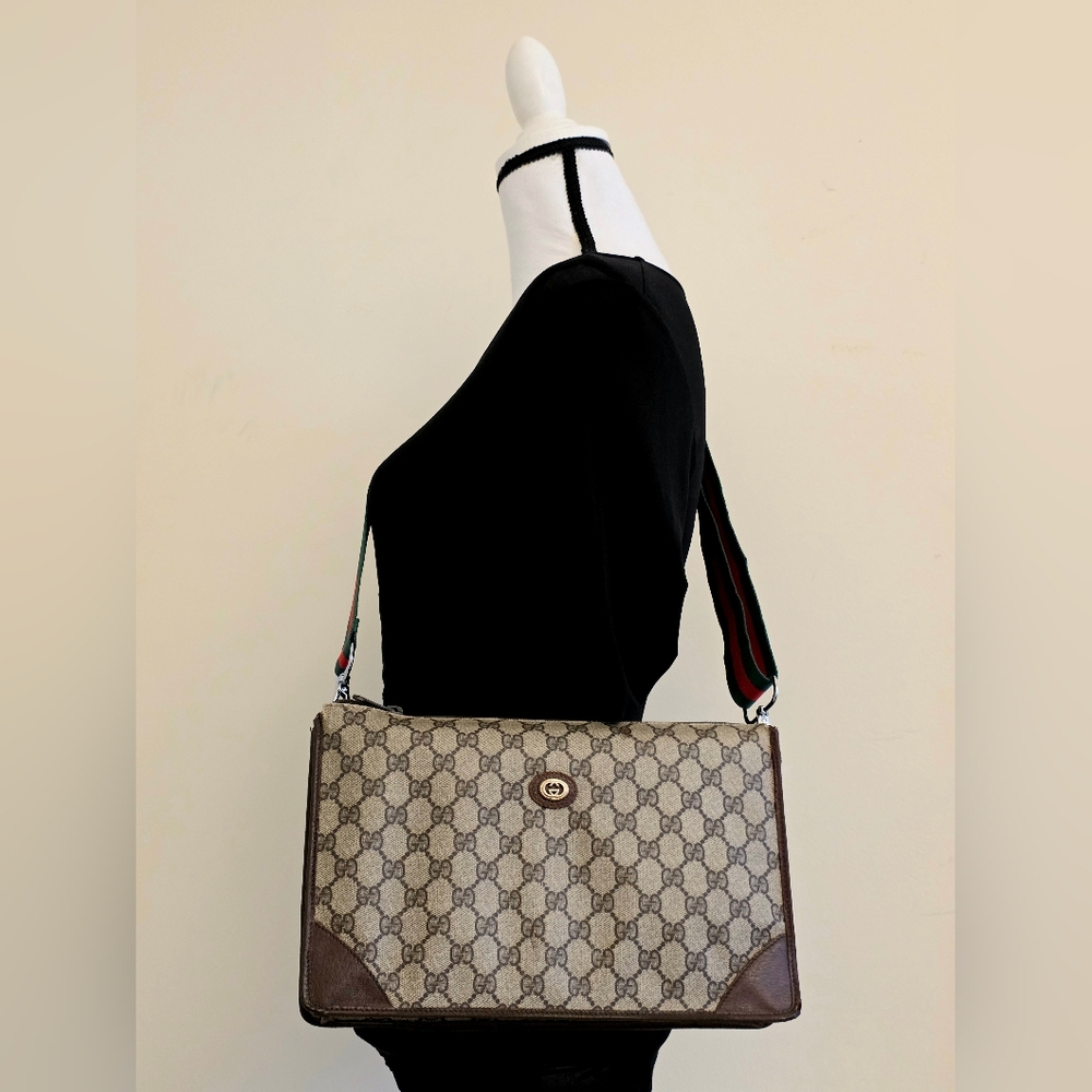 Gucci GG Supreme Zip Bag Clutch Pouch Crossbody Strap Vintage - Picture 16 of 16